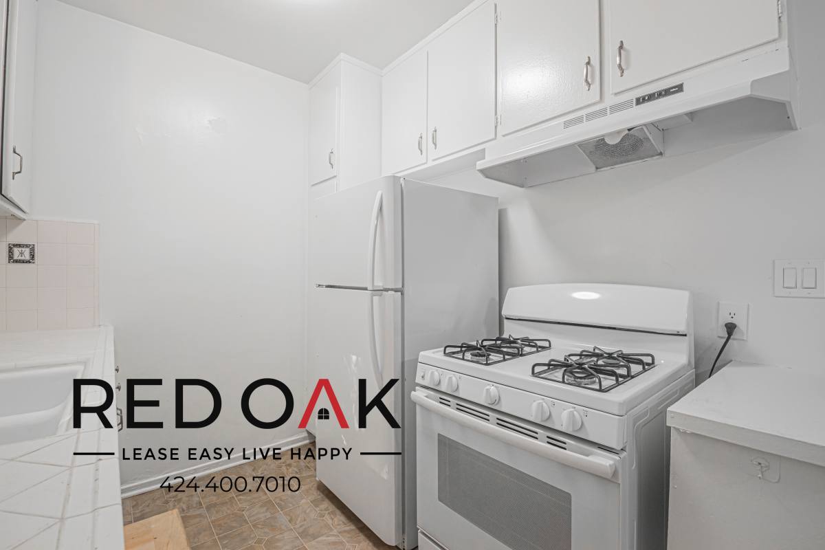 Condo for rent at 710 N Genesee Ave #10, Los Angeles, CA 90046