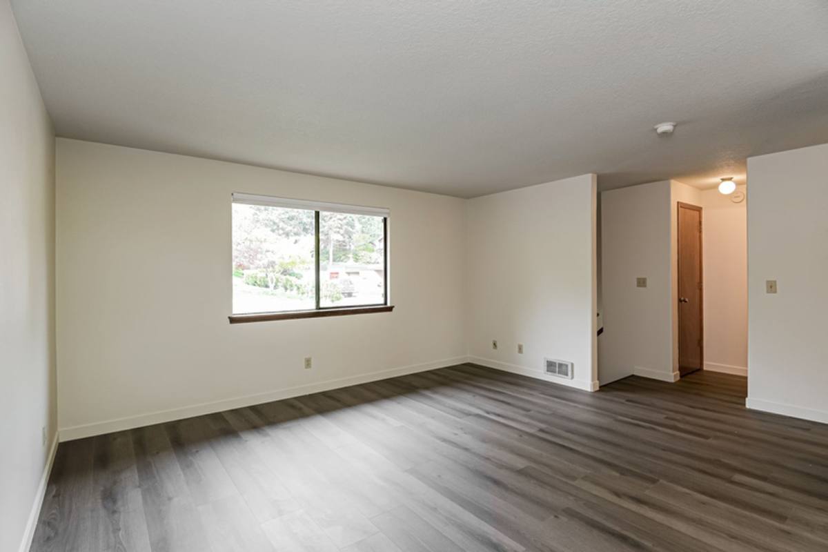 Townhouse for rent at 1508-1520 SW Dewitt St, Portland, OR 97239
