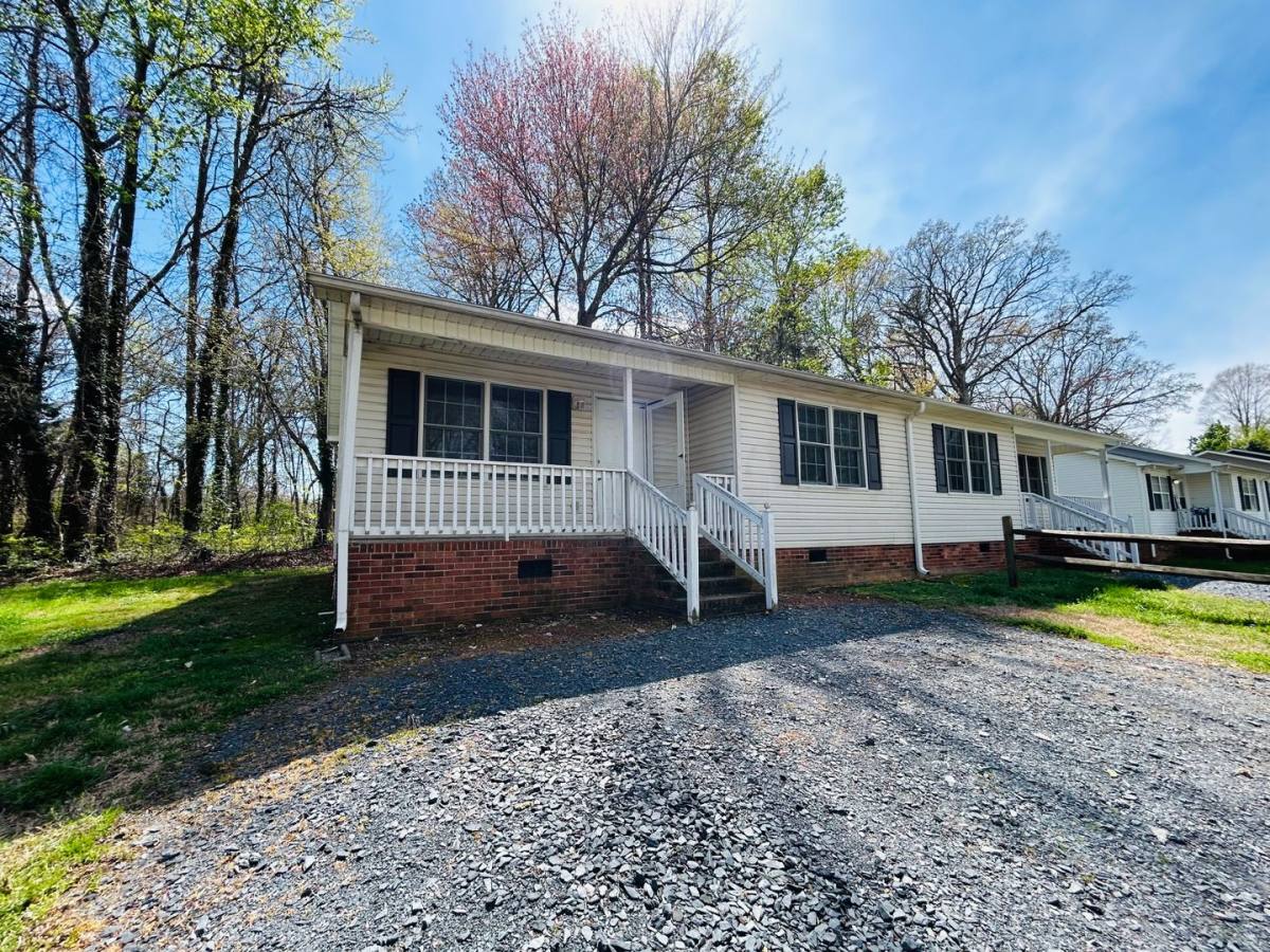 Apartment for rent at 308 Poplar St, Asheboro, NC 27203