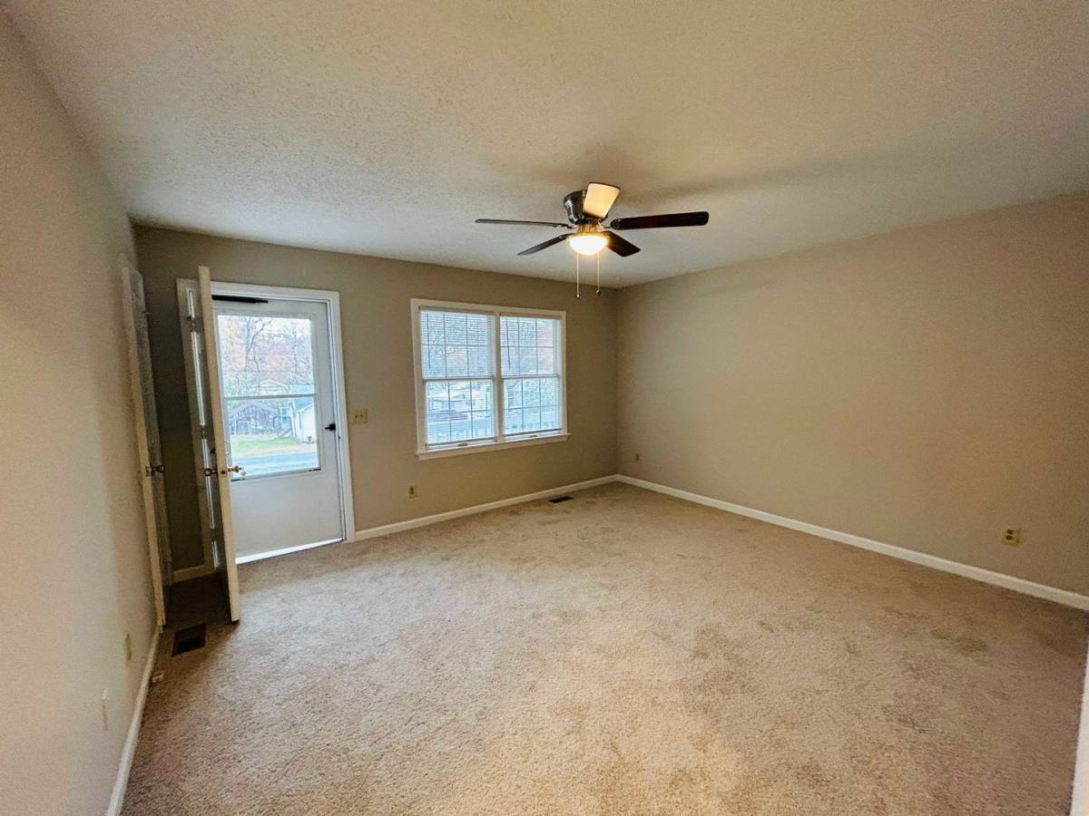 Apartment for rent at 308 Poplar St, Asheboro, NC 27203