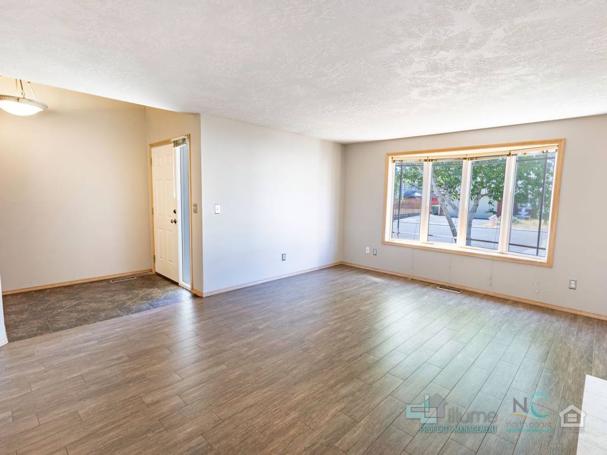 House for rent at 1627 8th Ave, Hammond, OR 97121