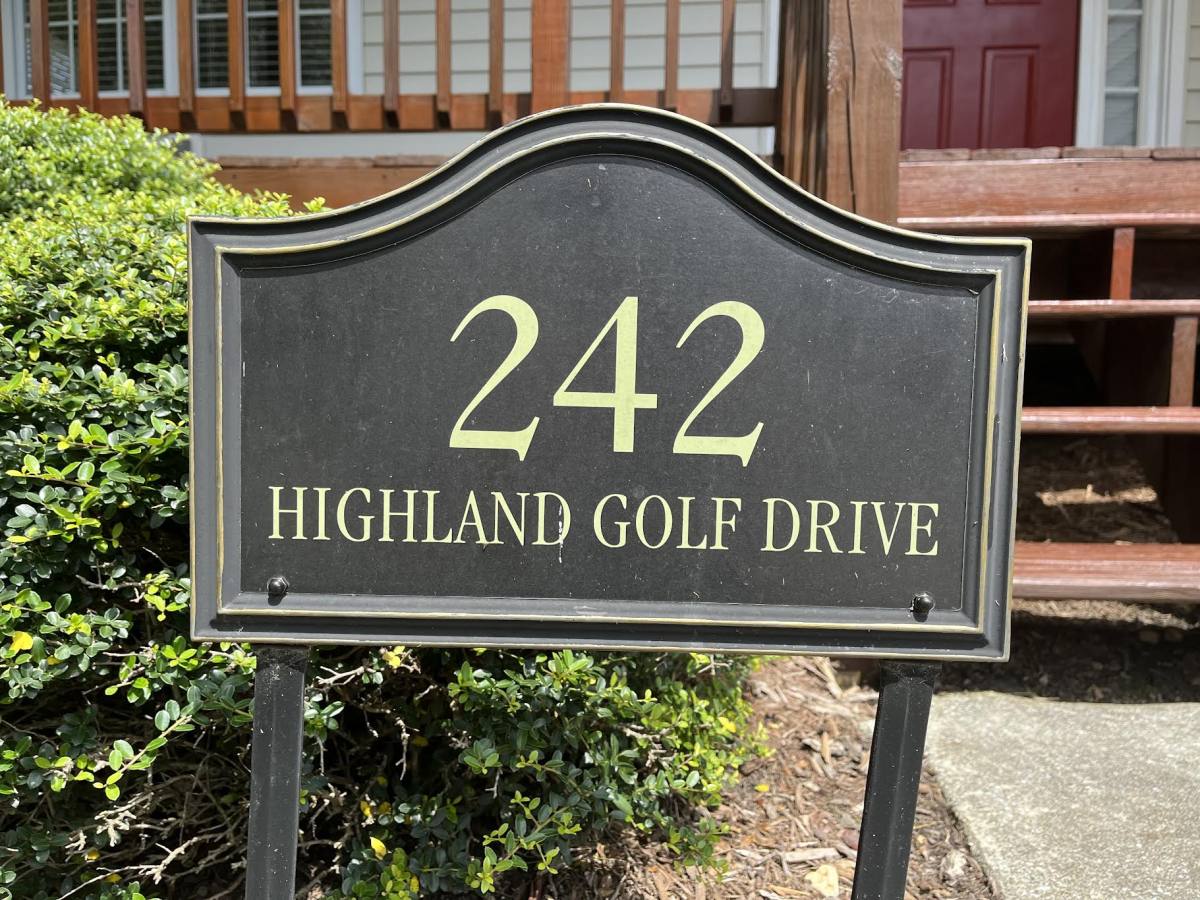 House for rent at 242 Highland Golf Dr, Flat Rock, NC 28731