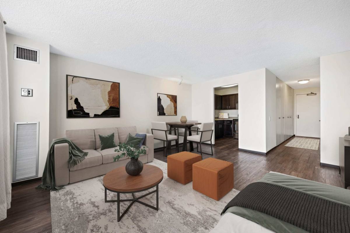 Apartment for rent at 555 W Madison St, Chicago, IL 60661