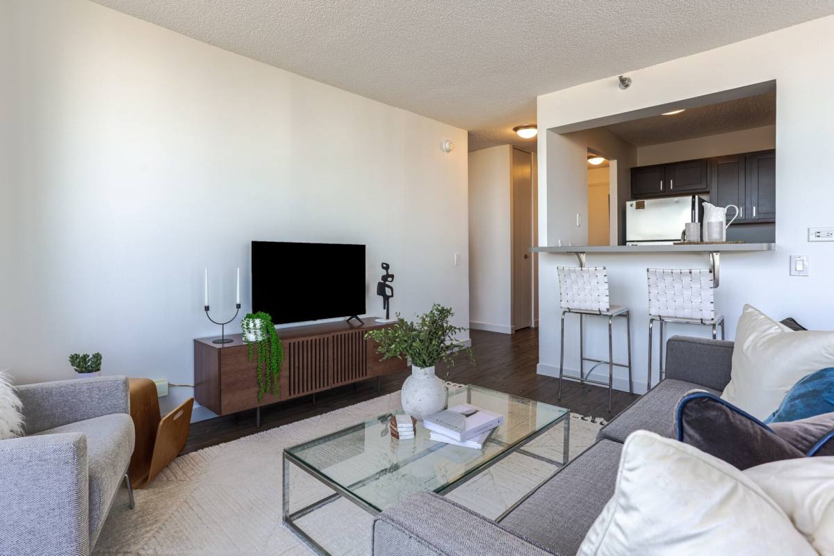 Apartment for rent at 555 W Madison St, Chicago, IL 60661