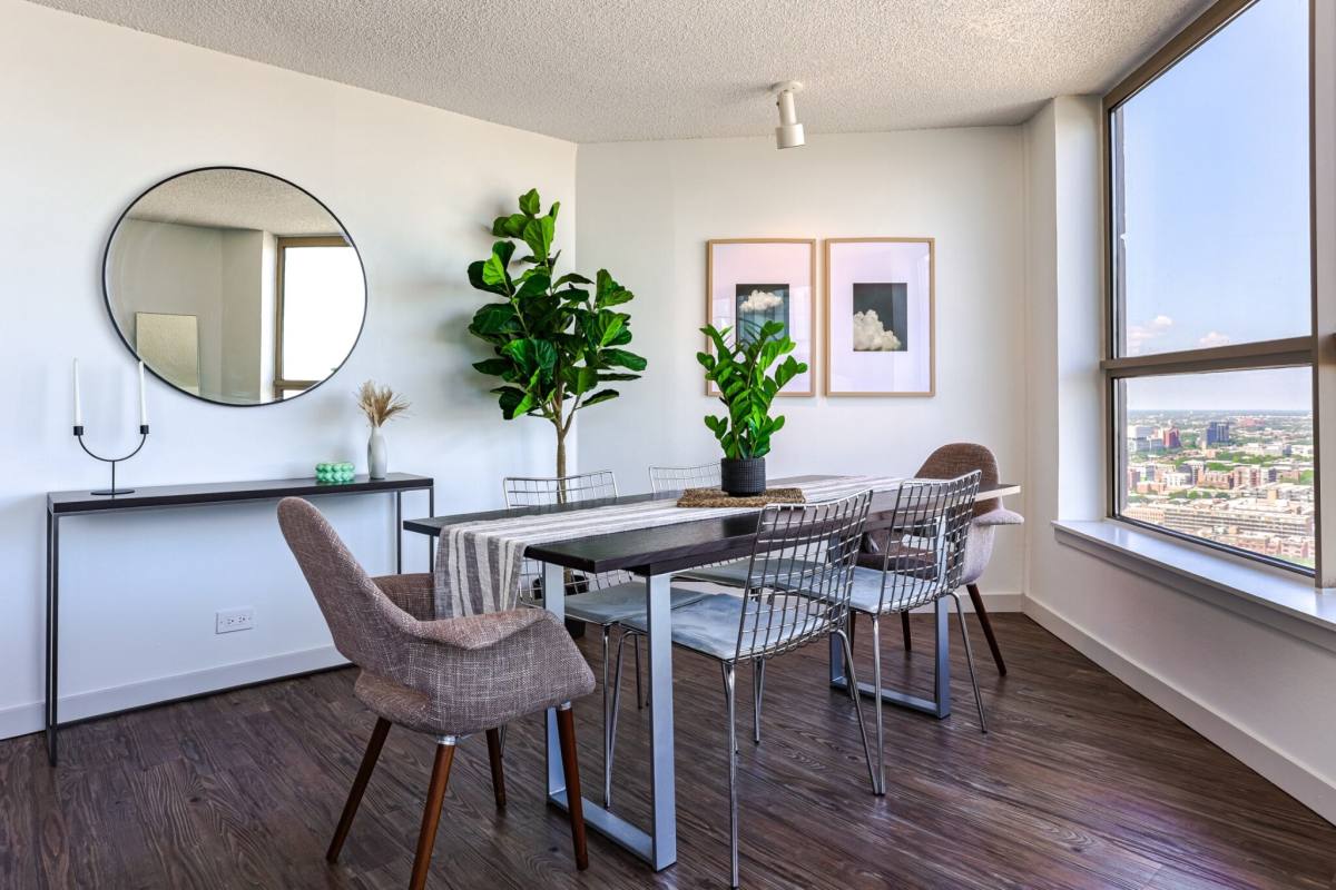 Apartment for rent at 555 W Madison St, Chicago, IL 60661