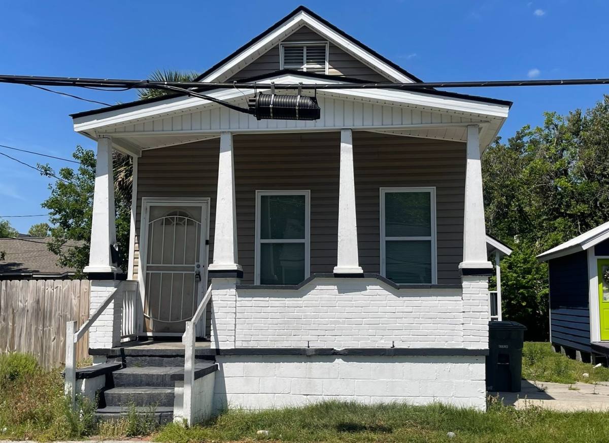 House for rent at 1112 E Bolton St, Savannah, GA 31404