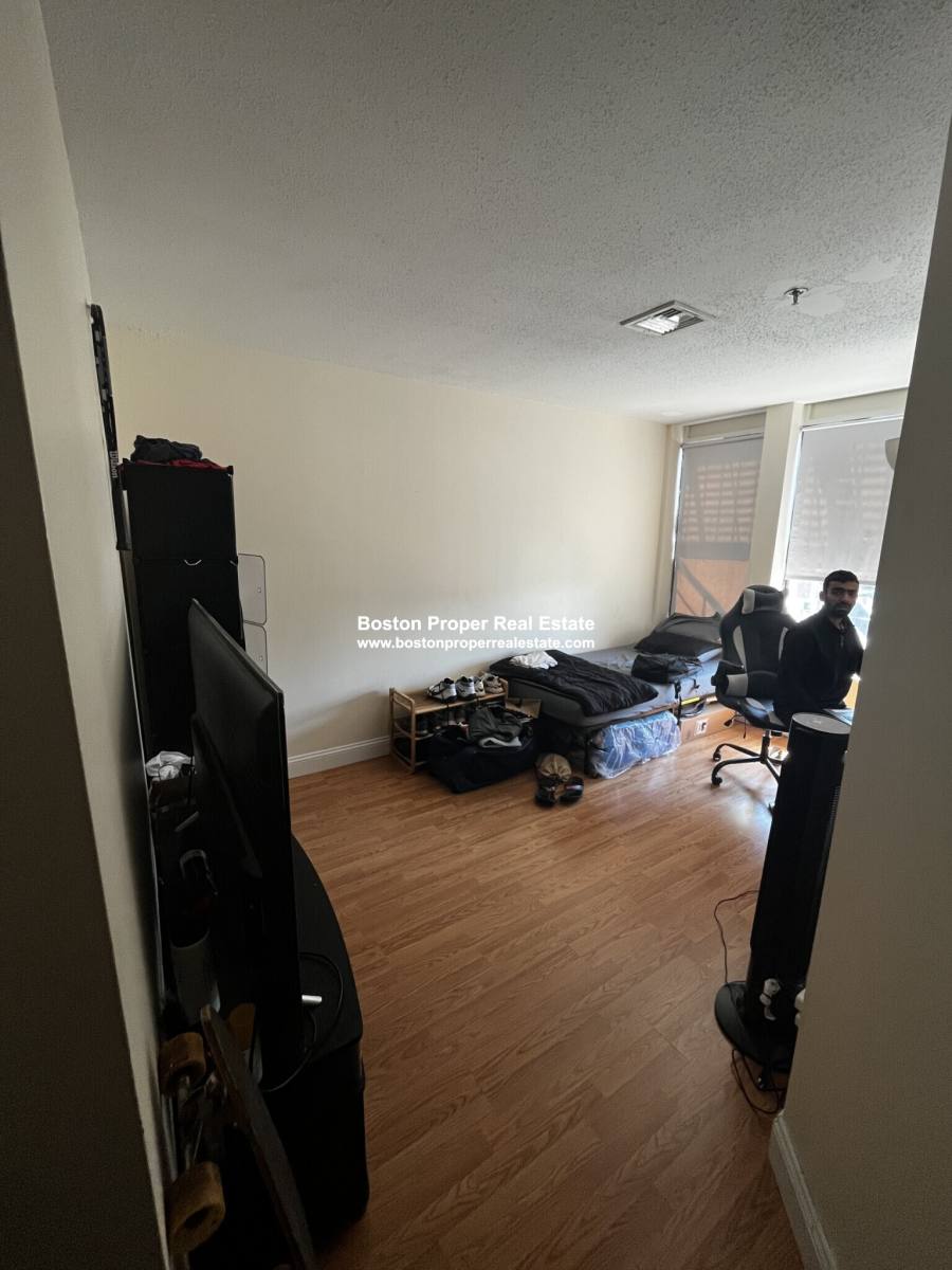 Apartment for rent at 1126 Boylston St #506, Boston, MA 02115