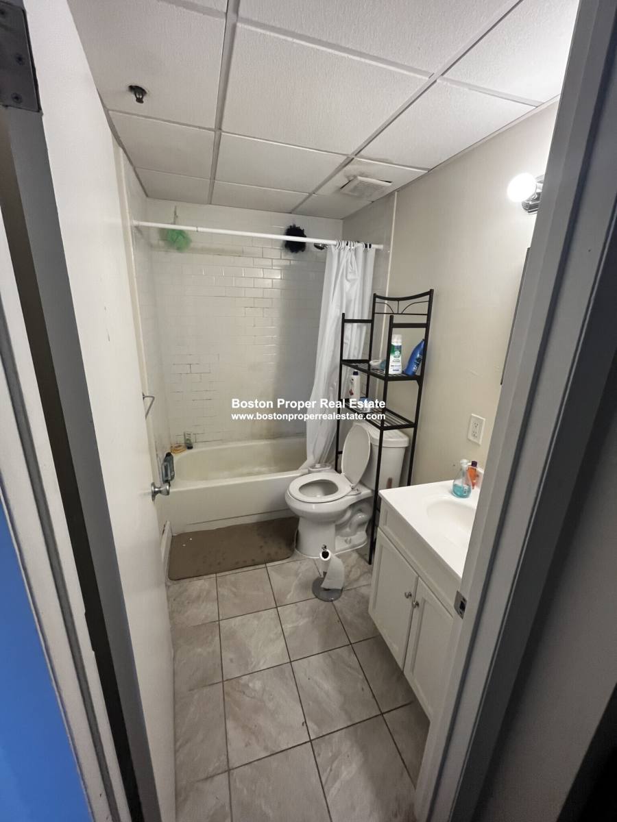 Apartment for rent at 1126 Boylston St #506, Boston, MA 02115