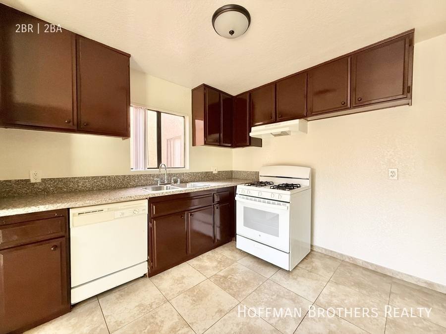 Apartment for rent at 8900 Burnet Ave #220, North Hills, CA 91343