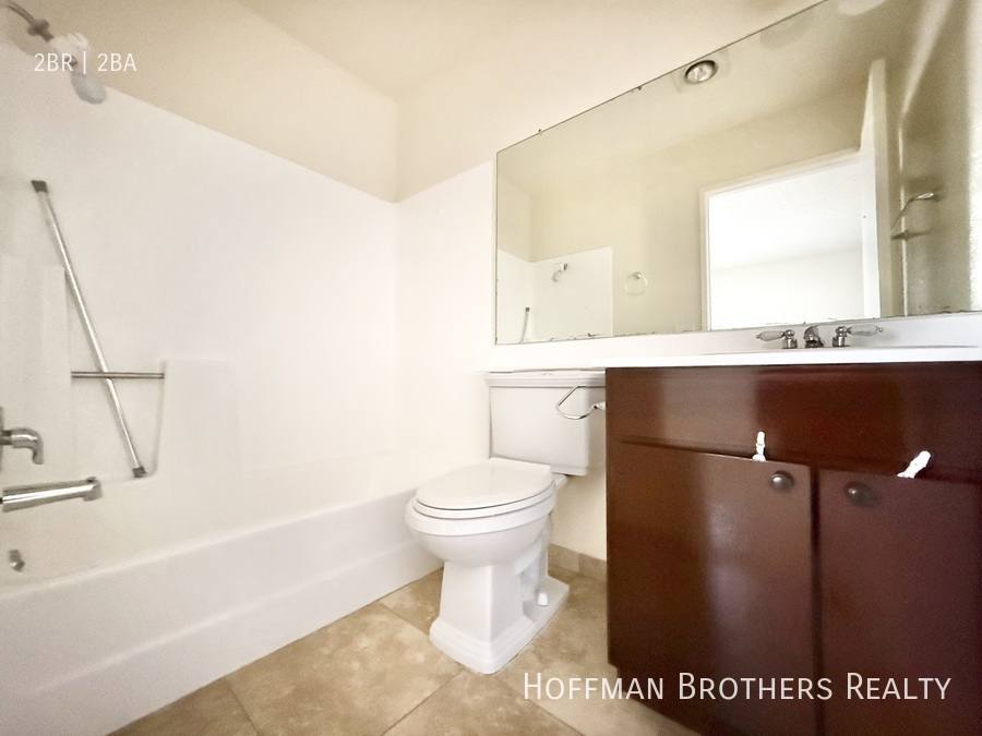 Apartment for rent at 8900 Burnet Ave #220, North Hills, CA 91343