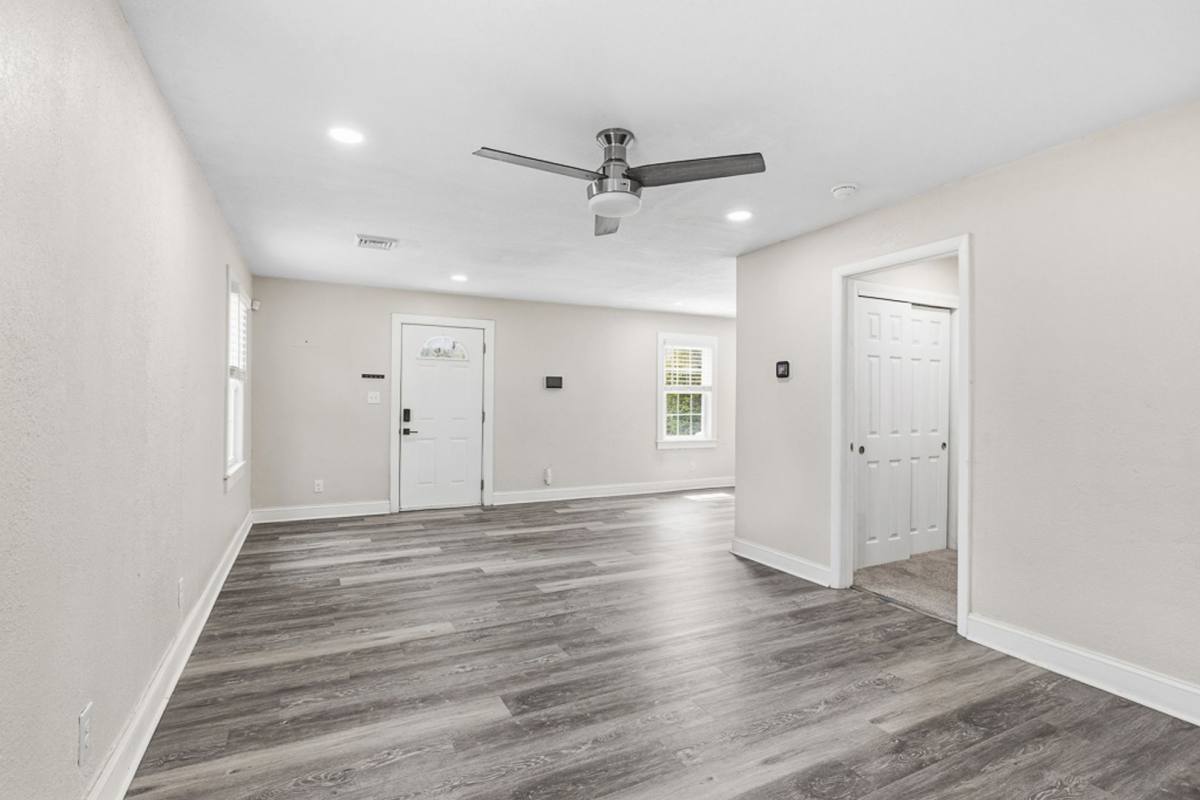 House for rent at 408 E Little Creek Rd, Norfolk, VA 23505