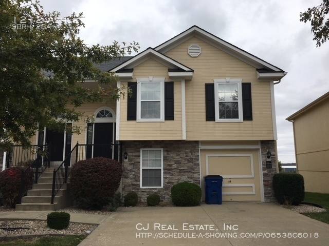 Townhouse for rent at 1212 Ashley Dr, Grain Valley, MO 64029