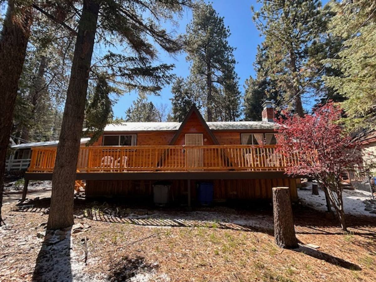 House for rent at 43115 Moonridge Rd, Big Bear Lake, CA 92315