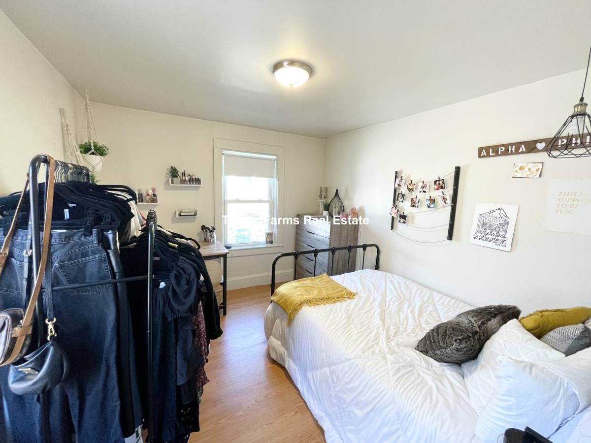 Apartment for rent at 2 Shepherd Ave #2, Boston, MA 02115