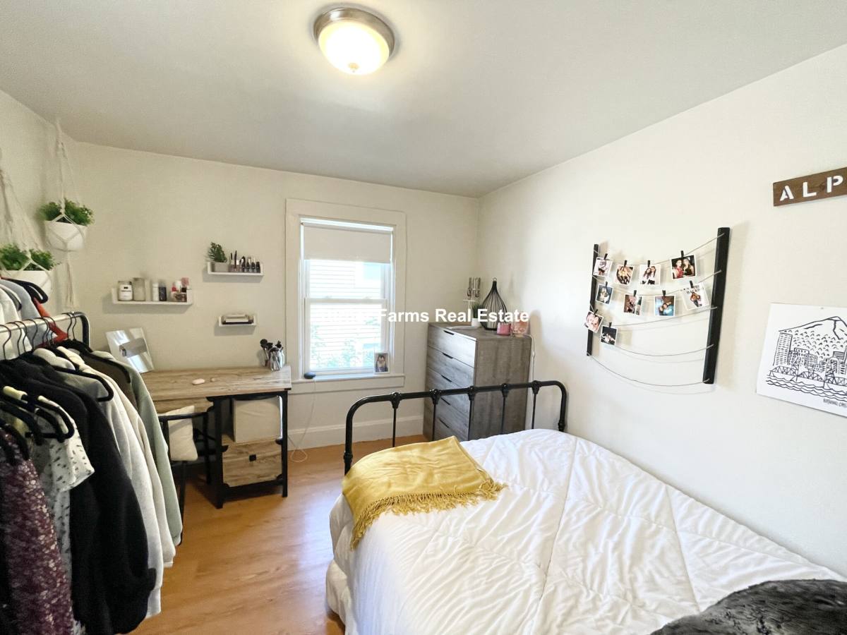 Apartment for rent at 2 Shepherd Ave #2, Boston, MA 02115