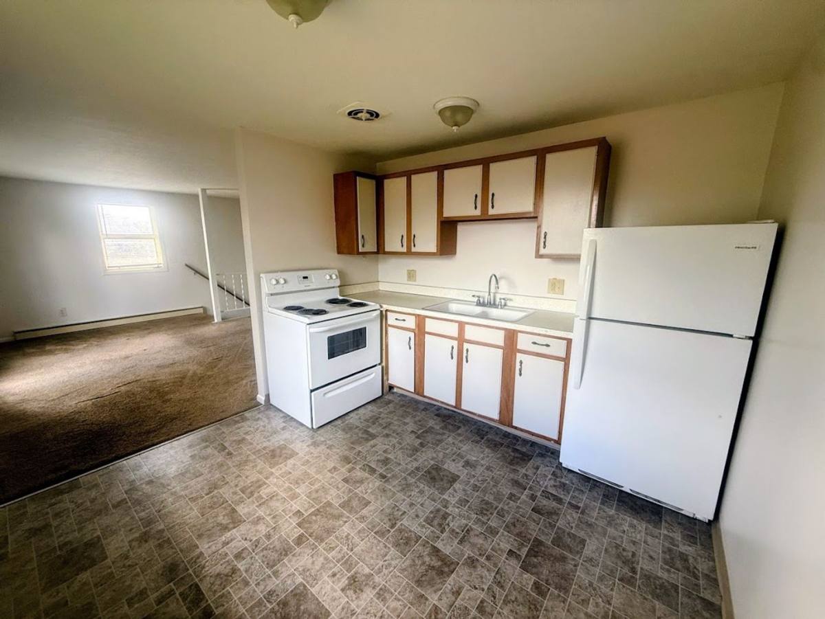 Apartment for rent at 4721 20th St NW, Canton, OH 44708
