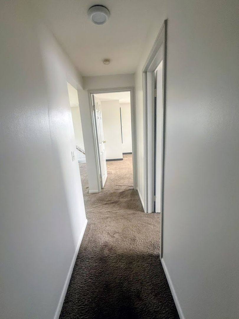 Apartment for rent at 4721 20th St NW, Canton, OH 44708