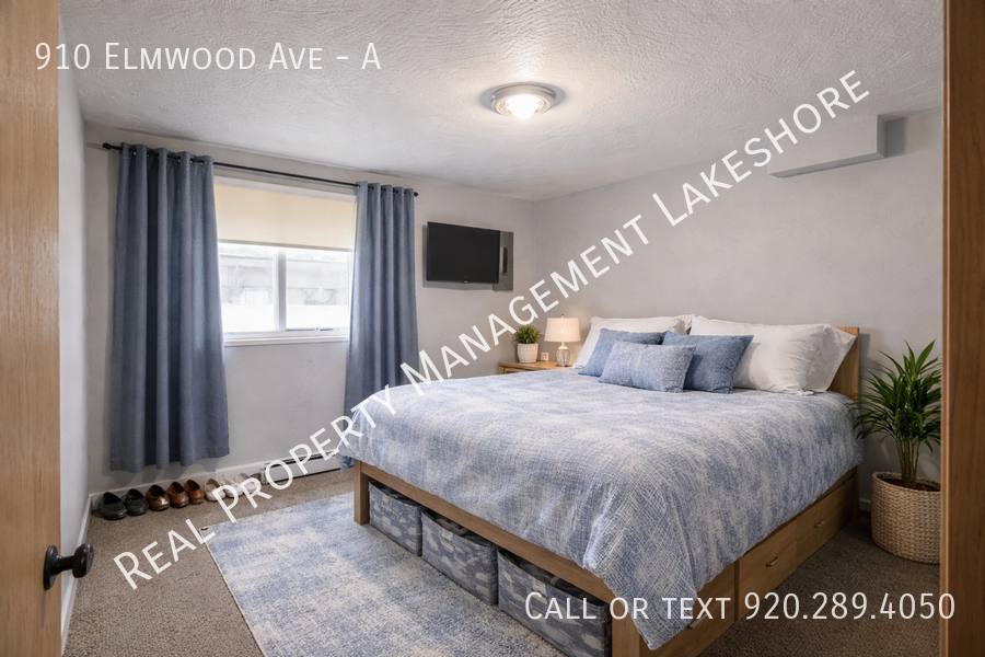 Apartment for rent at 910 Elmwood Ave #A, Oshkosh, WI 54901