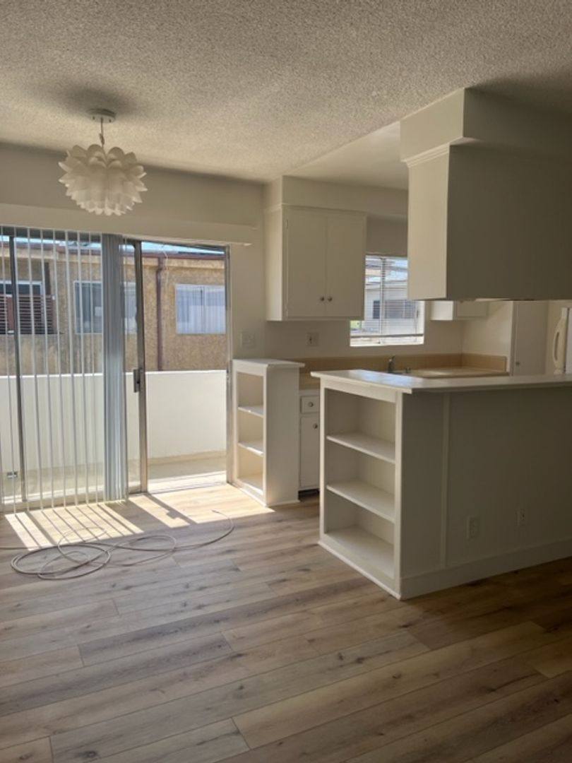 Apartment for rent at 12708 Pacific Ave, Los Angeles, CA 90066