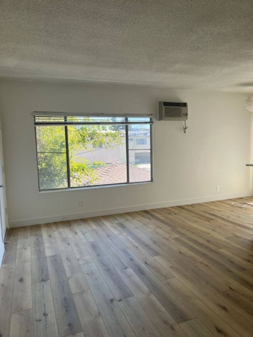 Apartment for rent at 12708 Pacific Ave, Los Angeles, CA 90066