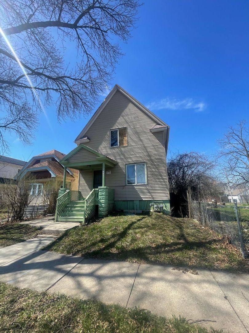 Apartment for rent at 4661-4661A N 38th St, Milwaukee, WI 53209