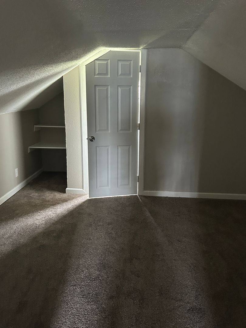 Townhouse for rent at 211 Carnegie Ave, Youngstown, OH 44515