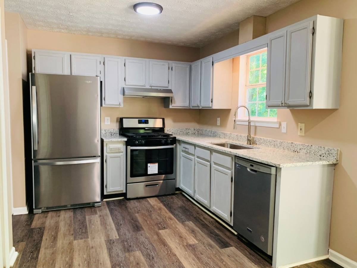 House for rent at 30 Standing Rock Rd, Senoia, GA 30276