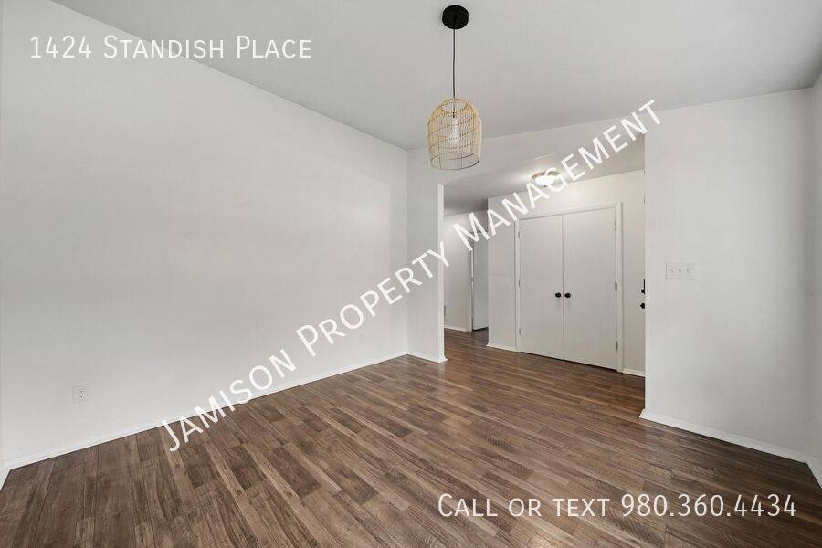 House for rent at 1424 Standish Place, Charlotte, NC 28216
