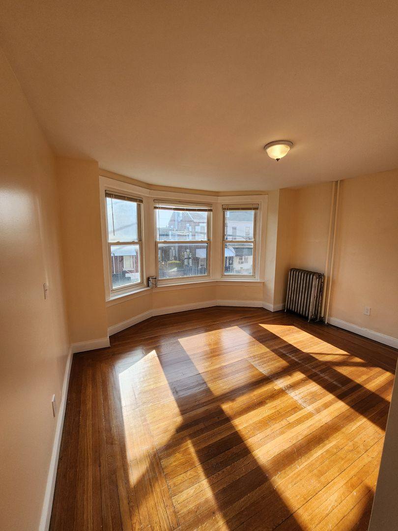 Apartment for rent at 113-115 N 12th & 1145 W Linden St, Allentown, PA 18102