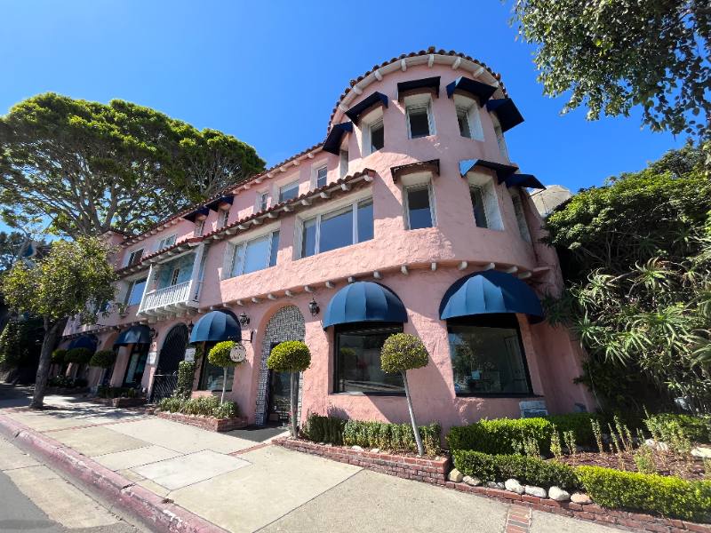 Apartment for rent at 212 N Coast Highway 6, Laguna Beach, CA 92651