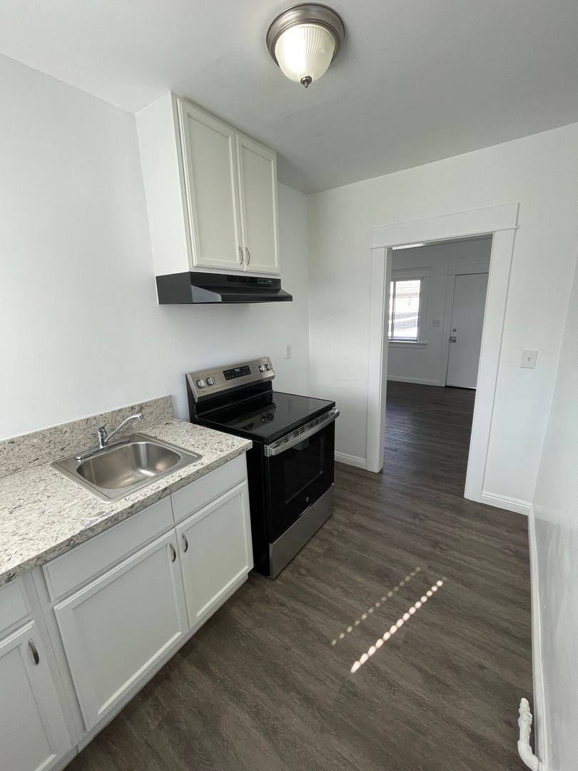 Apartment for rent at 636 Lime Ave, Long Beach, CA 90802