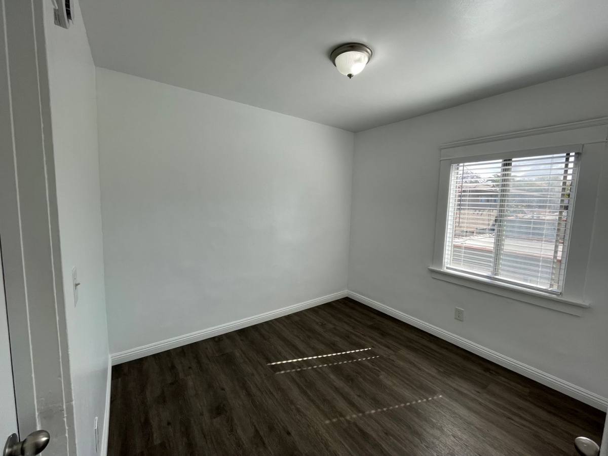 Apartment for rent at 636 Lime Ave, Long Beach, CA 90802