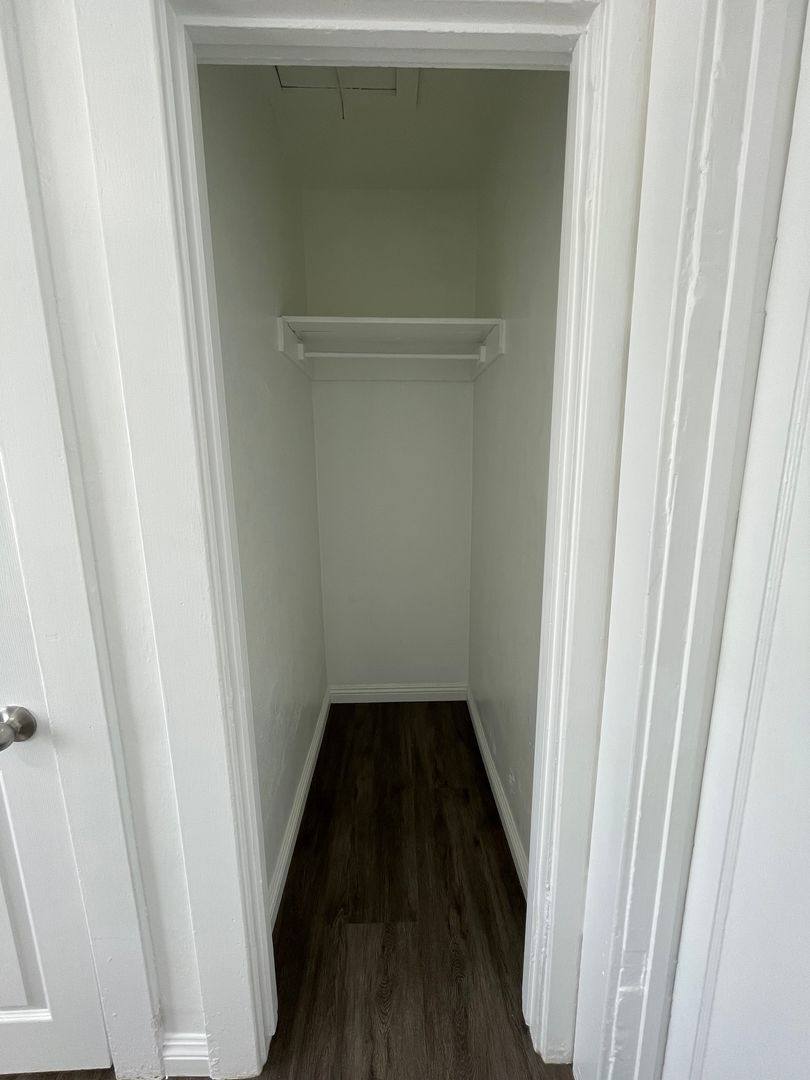Apartment for rent at 636 Lime Ave, Long Beach, CA 90802