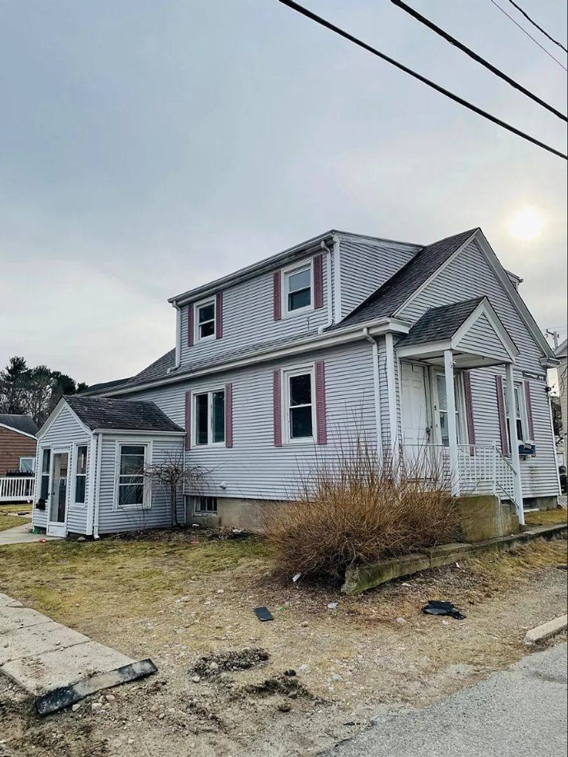 House for rent at 5 Emmanuel St, North Providence, RI 02911
