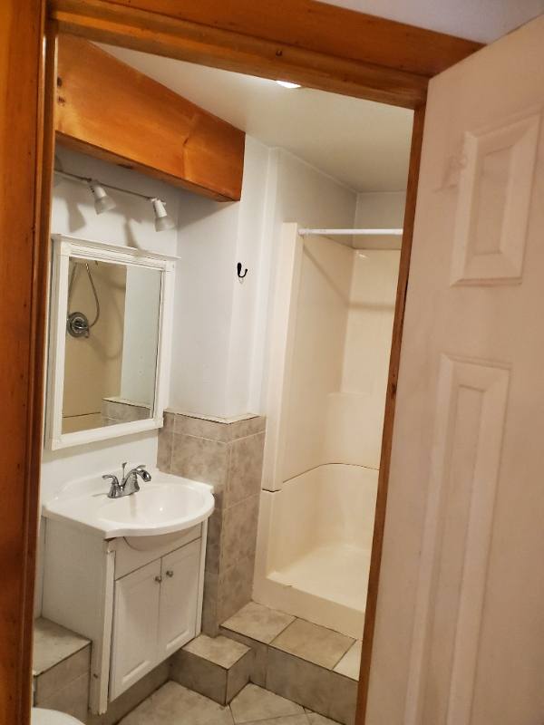 House for rent at 302 Camelot Shore Dr, Farmington, NH 03835