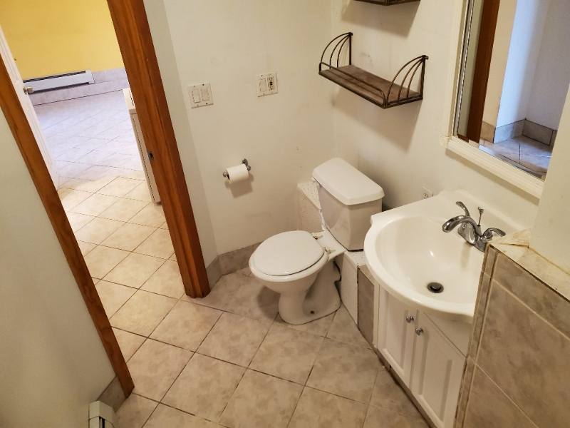 House for rent at 302 Camelot Shore Dr, Farmington, NH 03835