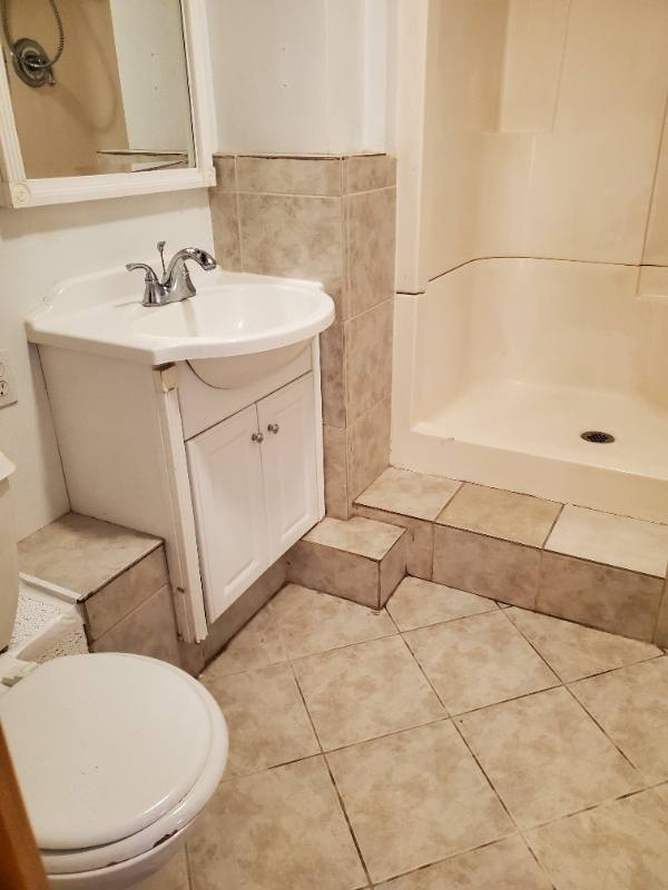 House for rent at 302 Camelot Shore Dr, Farmington, NH 03835
