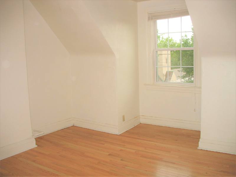 Apartment for rent at 5706 Darlington Rd - 3rd Floor, Pittsburgh, PA 15217