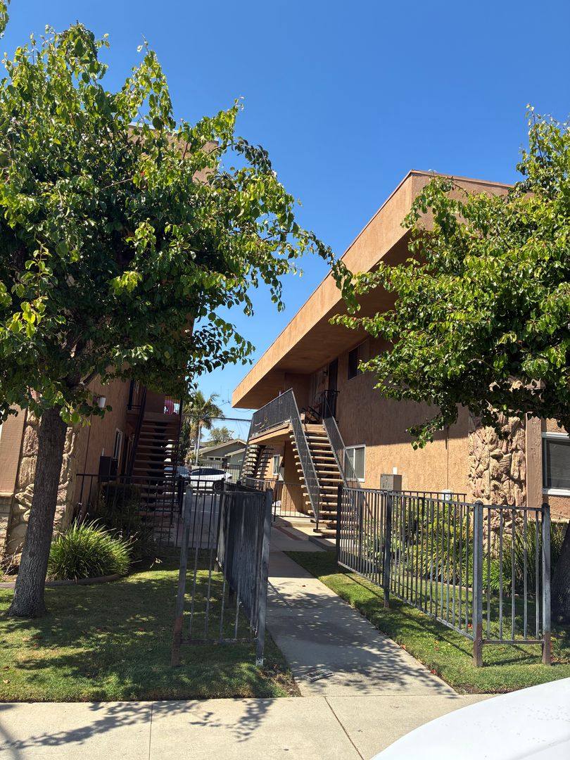 Apartment for rent at 3027 E 6th St, Long Beach, CA 90814