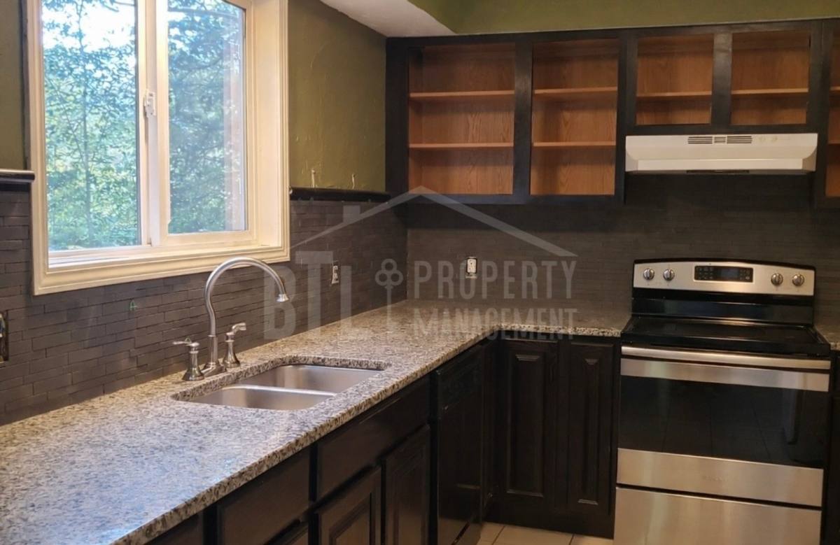 House for rent at 513 Lakewood Rd, Branson, MO 65616