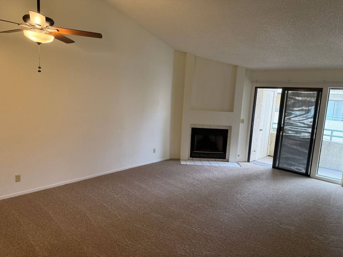 Apartment for rent at 930 N Sloan, Las Vegas, NV 89110