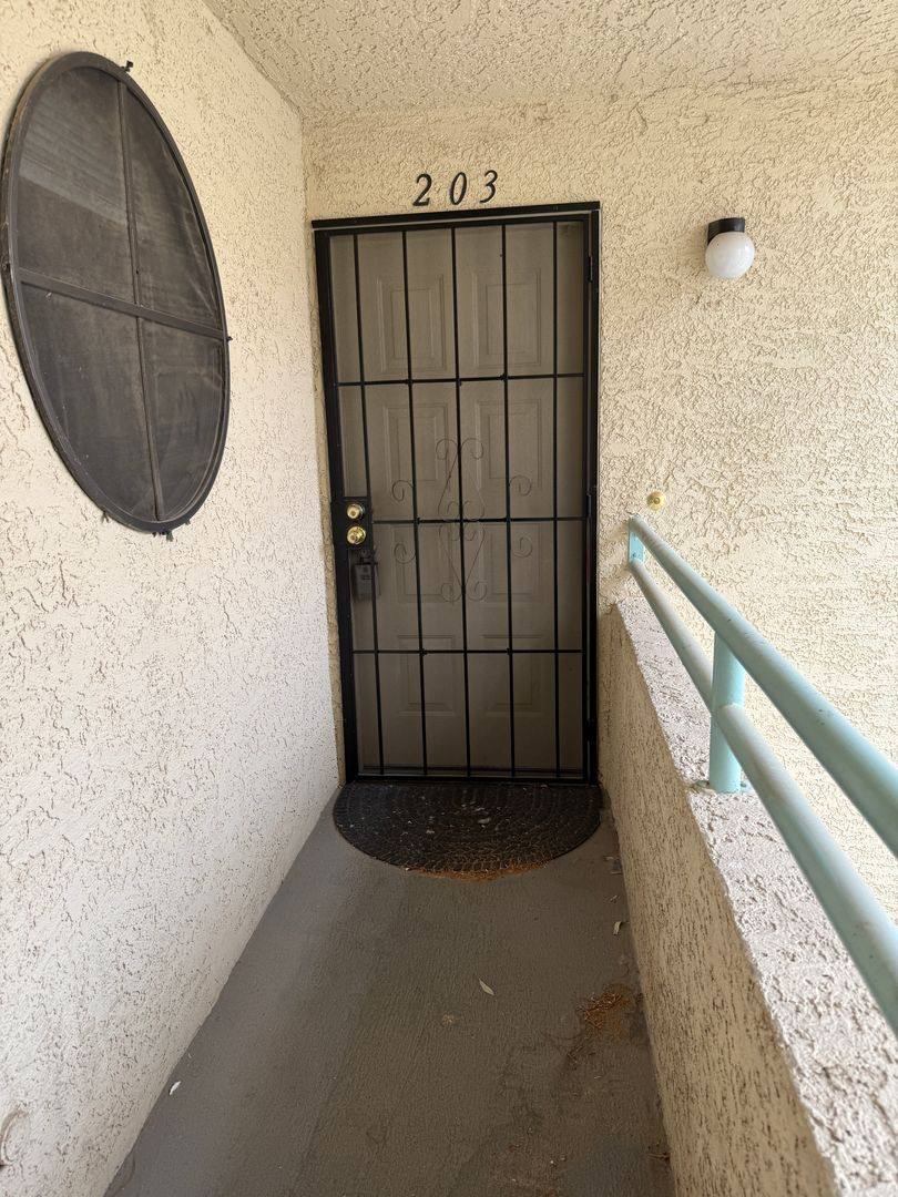 Apartment for rent at 930 N Sloan, Las Vegas, NV 89110