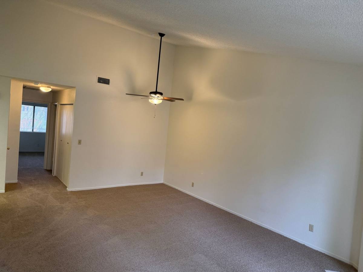 Apartment for rent at 930 N Sloan, Las Vegas, NV 89110