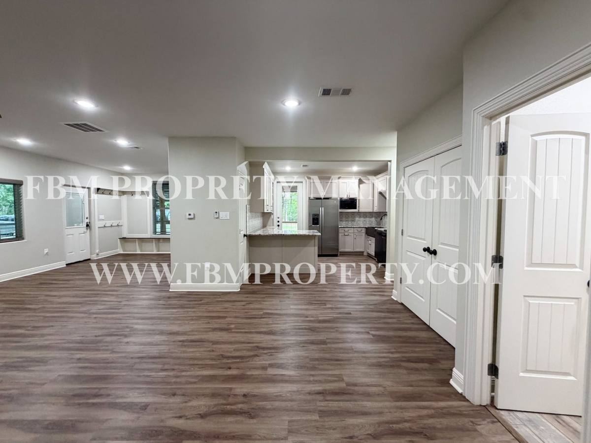 House for rent at 338 Post Oak Dr, Corsicana, TX 75110