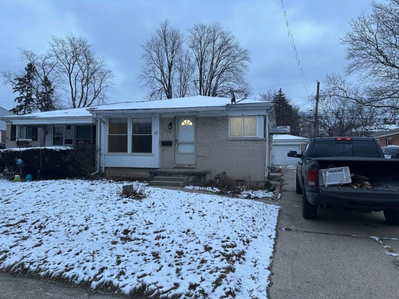 Apartment for rent at 1228 N Fairview Ave, Lansing, MI 48912