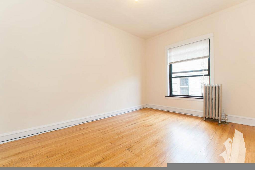 Apartment for rent at 2426 N Sawyer Ave #1W, Chicago, IL 60647