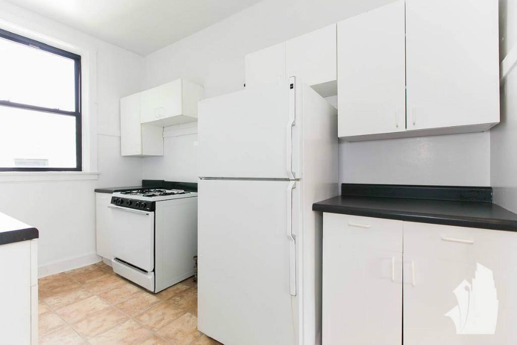 Apartment for rent at 2426 N Sawyer Ave #1W, Chicago, IL 60647