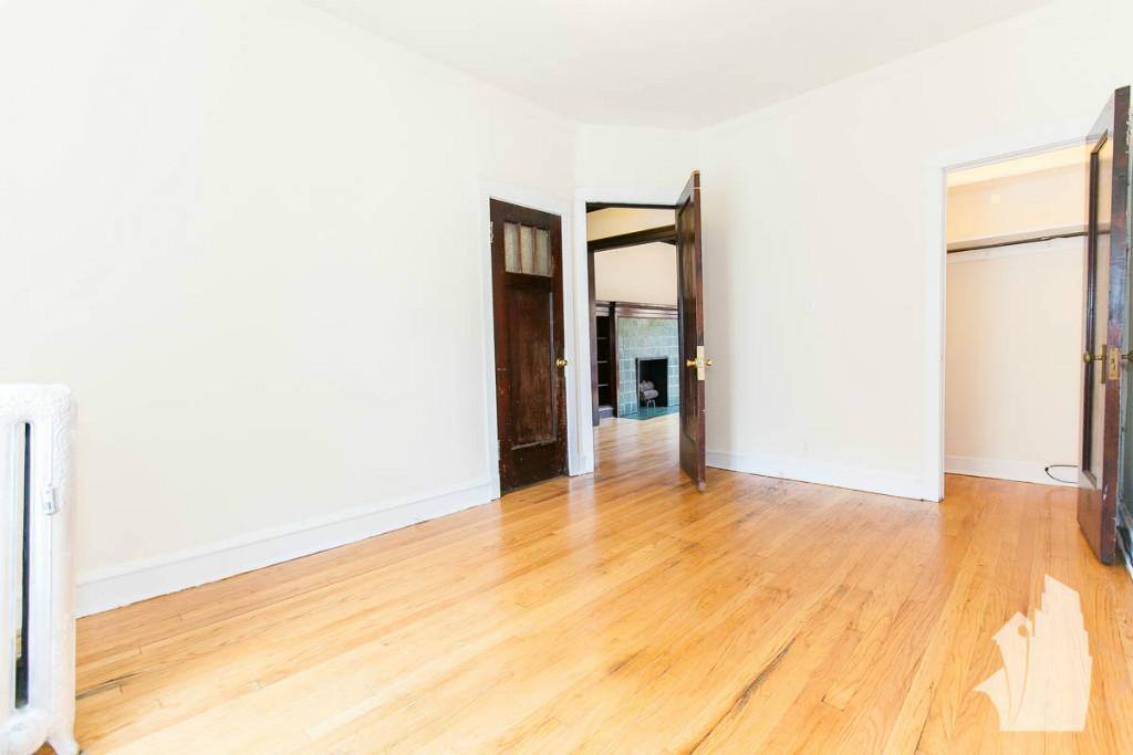 Apartment for rent at 2426 N Sawyer Ave #1W, Chicago, IL 60647