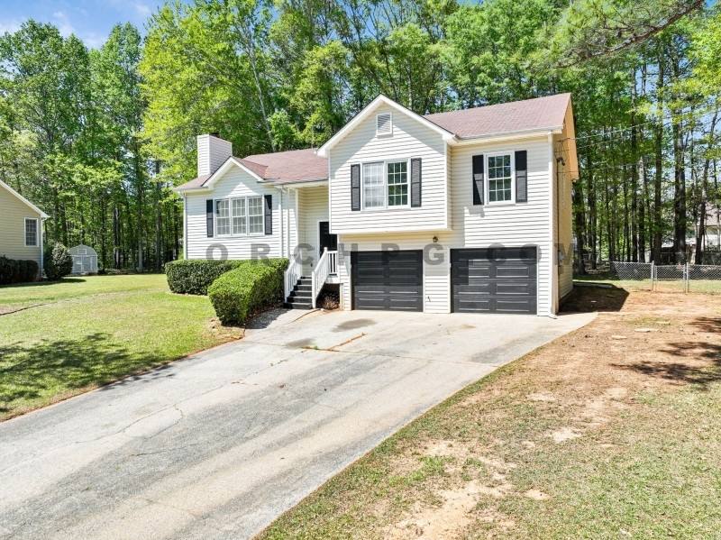 House for rent at 223 Sterling Trail, Powder Springs, GA 30127