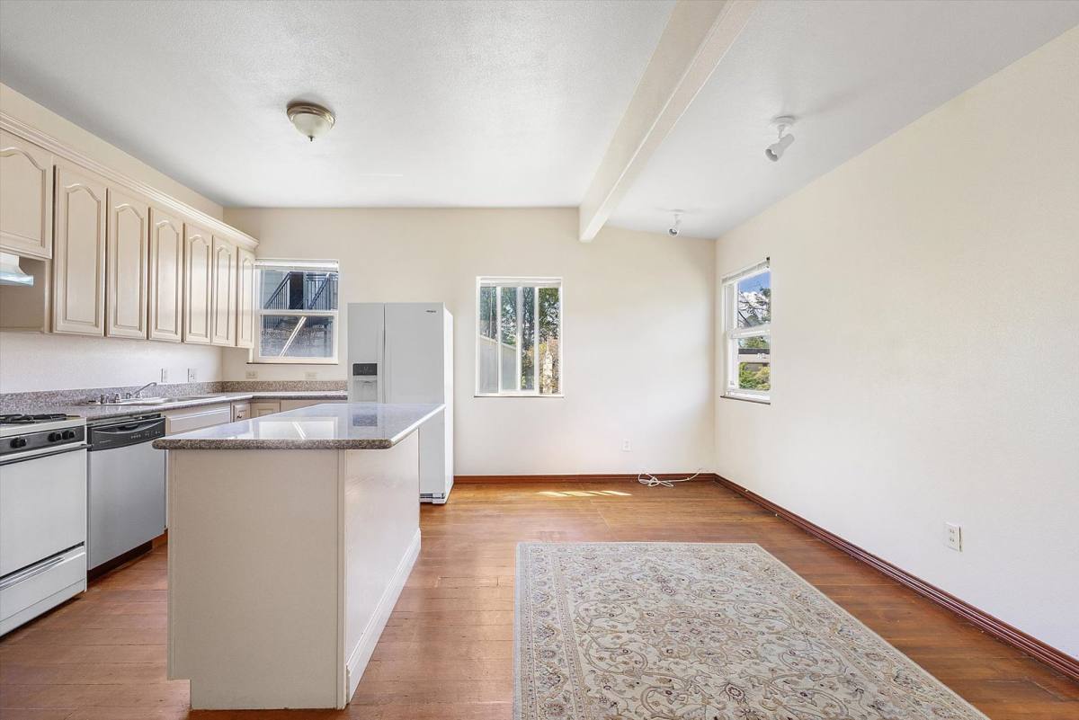 Apartment for rent at 1431 Linden St, Oakland, CA 94607